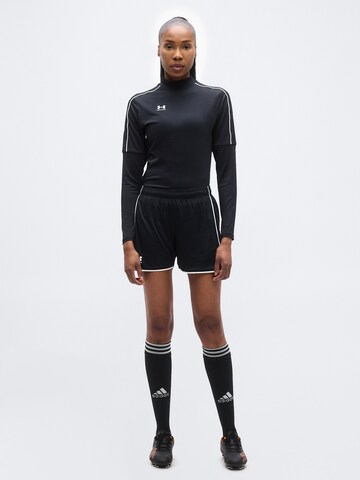 UNDER ARMOUR Regular Sportshorts 'Challenger' in Schwarz