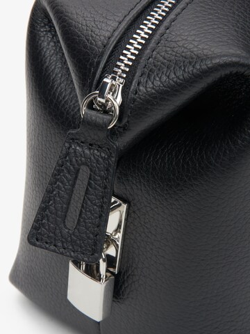 Estro Handbag '1317' in Black