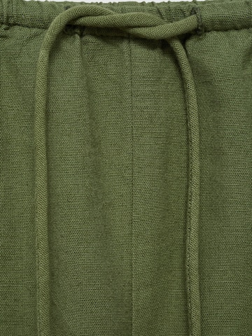 Regular Pantaloni 'LINO' de la MANGO TEEN pe verde