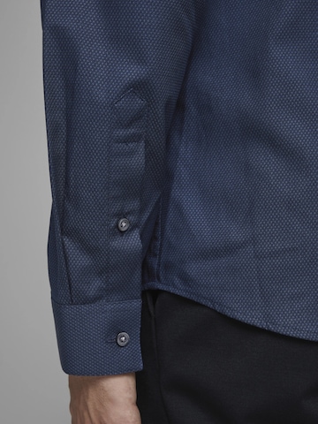 Slim fit Camicia di JACK & JONES in blu