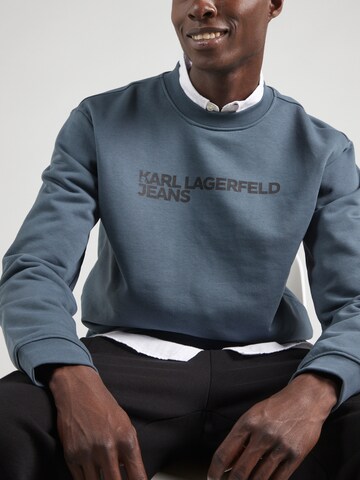 KARL LAGERFELD JEANS Свитшот 'ESSENTIAL' в Зеленый