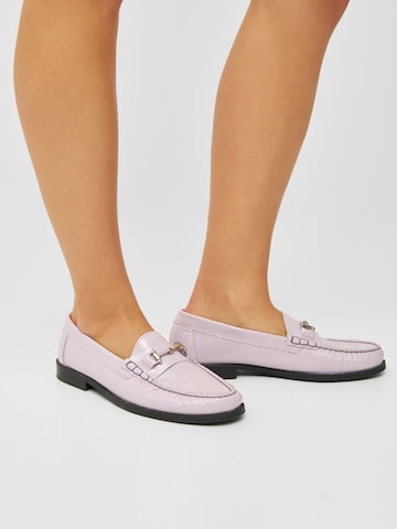 Bianco Classic Flats in Purple: front