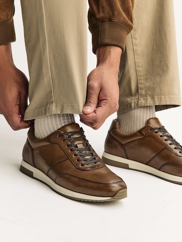 Next Rövid szárú sportcipők - barna