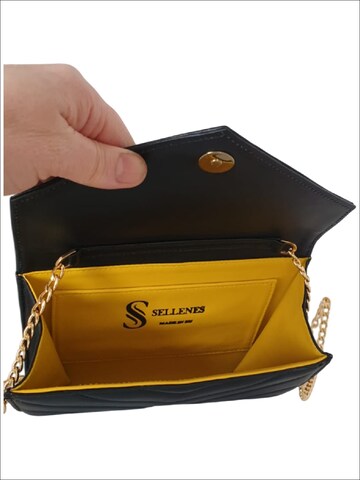 Sellenes Clutch in Black