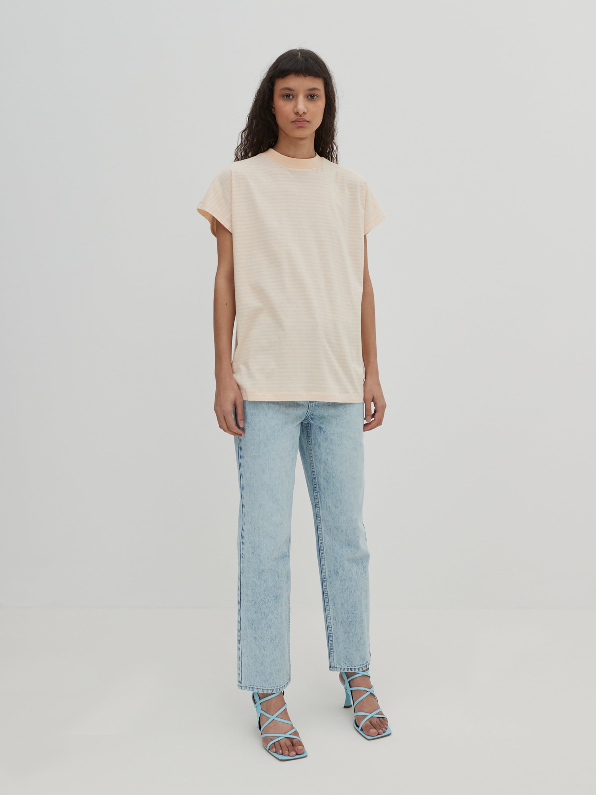 EDITED Producten Shirt 'Keela' Abrikoos