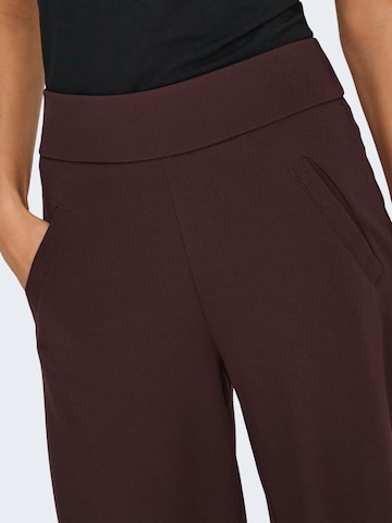 JDY Szeroka nogawka Spodnie 'JDYLOUISVILLE CATIA' w kolorze brązowy