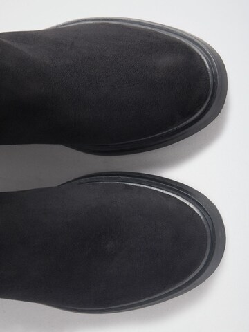love & roses Boot in Black