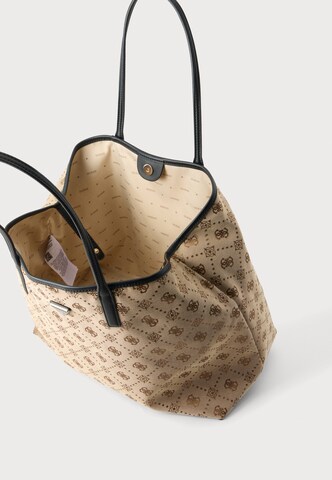 GUESS Shopper 'VICTTORIA' in Braun