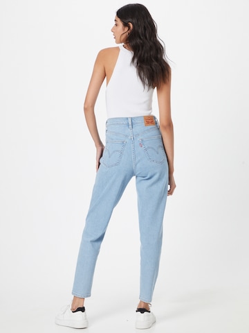 LEVI'S ® Tapered Jeans 'High Waisted Mom Jean' in Blauw