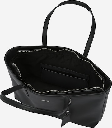 Calvin KleinShopper torba 'Must' - crna boja