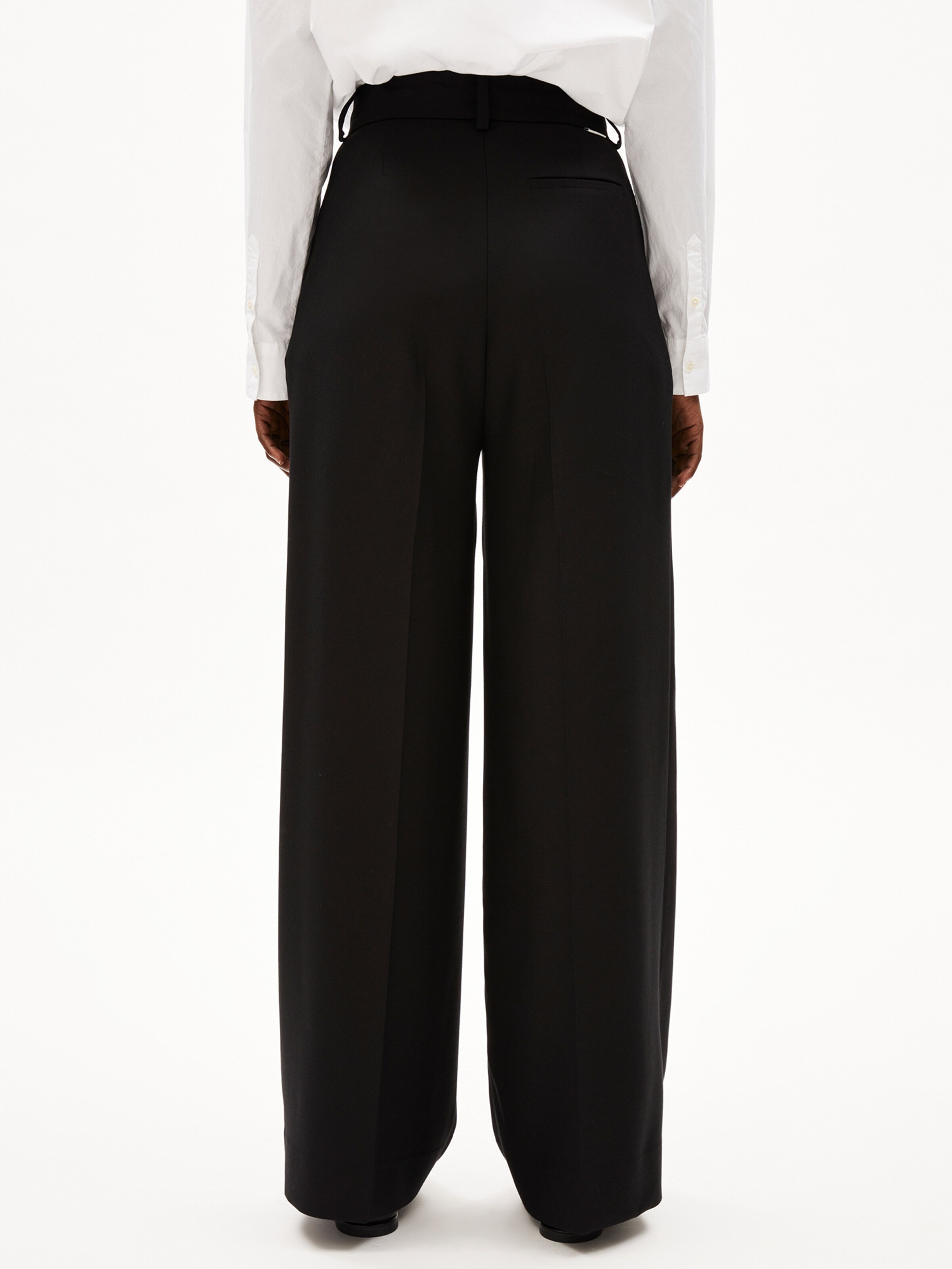 ARMEDANGELS Wide Leg Webhose 'KAAYUA' in Schwarz: Vorderseite