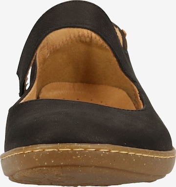 EL NATURALISTA Ballet Flats in Black