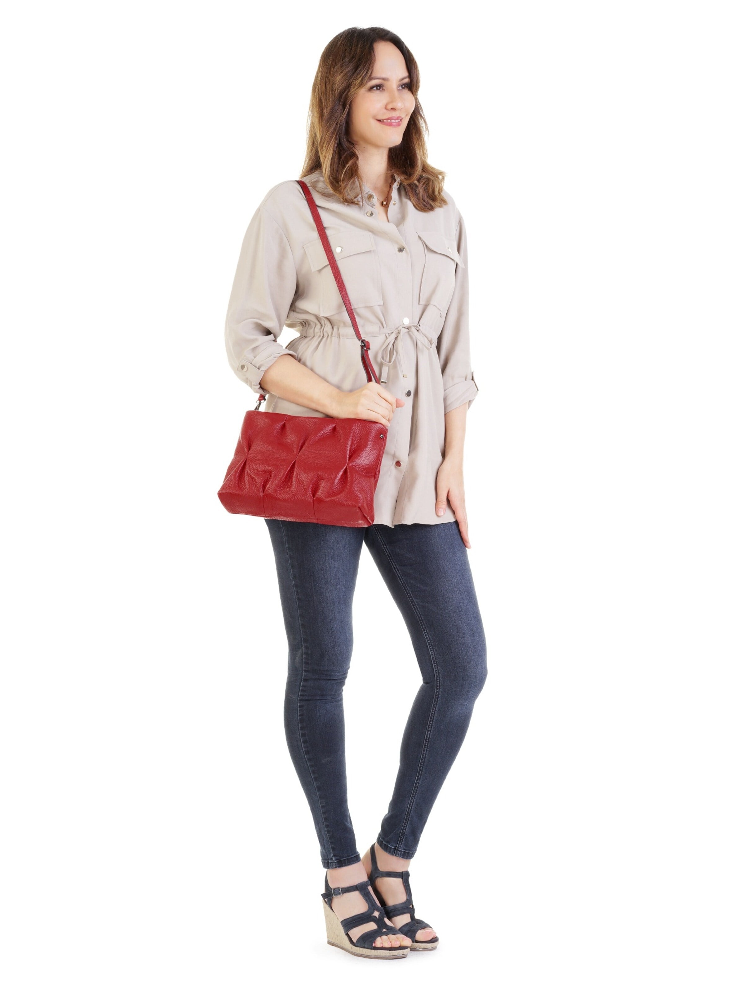 Cluty Crossbody Bag in Red: front