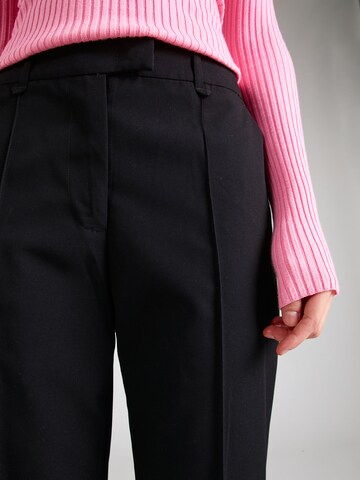 UNITED COLORS OF BENETTON Regular Trousers with creases in Black