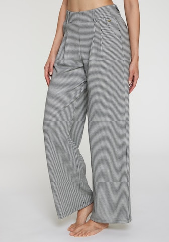 LASCANA Loose fit Pleat-Front Pants in Black: front