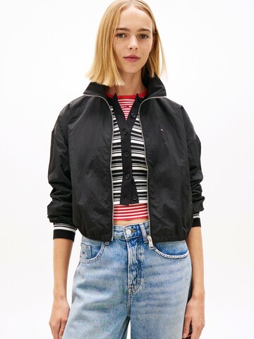 Tommy Jeans Jacke in Schwarz: Vorderseite