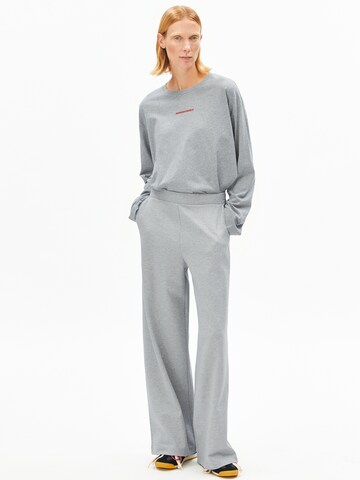ARMEDANGELS Wide leg Broek 'HIMAARI' in Grijs