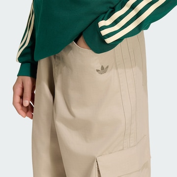 ADIDAS ORIGINALS Lużny krój Spodnie w kolorze beżowy