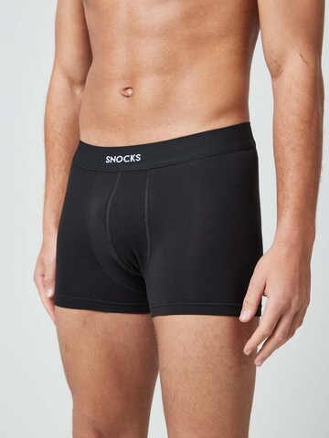 SNOCKS - Calzoncillo boxer en negro: frente