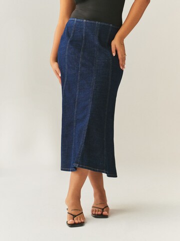 Next Φούστα σε μπλε: μπροστά