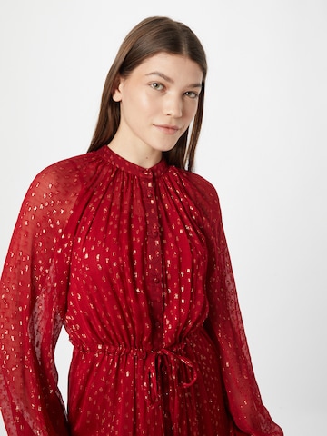 Rochie tip bluză de la Warehouse pe roșu