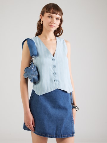 Gilet 'PCPIA' PIECES en bleu : devant