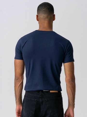 TEESHOPPEN Comfort fit Button Up Shirt ' Muscle ' in Blue