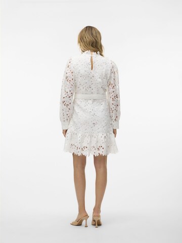 Robe de cocktail VERO MODA en blanc