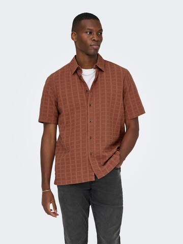 Coupe regular Chemise 'ONSWilson' Only & Sons en marron