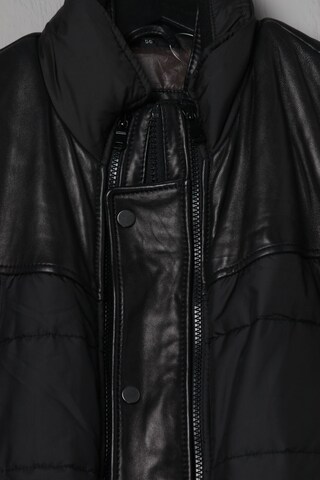 Q-21 Jacket & Coat in M-L in Black