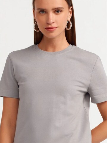 T-shirt Dilvin en gris
