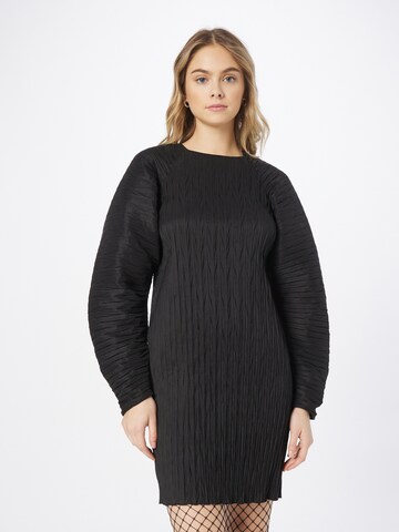 Robe 'Iggy' Oval Square en noir : devant