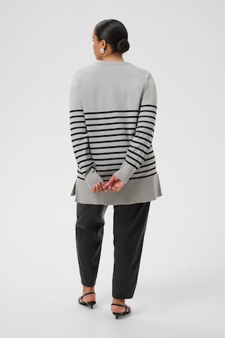 KAFFE CURVE - Jersey 'Liona' en gris