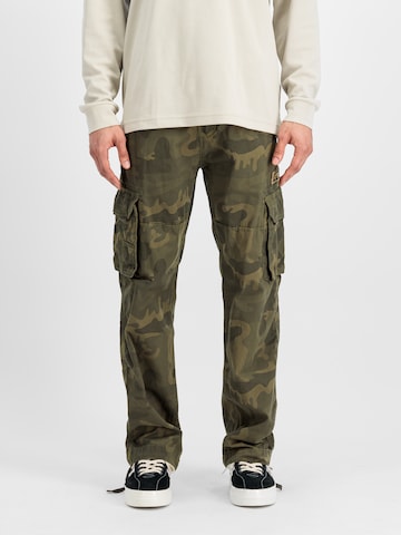 ALPHA INDUSTRIES Regular Cargobyxa i grön: framsida