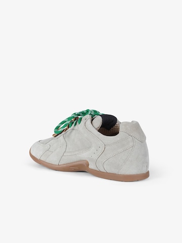 GISEL MOIRE Sneakers laag 'G88' in Beige