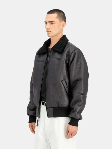 ALPHA INDUSTRIES Between-Season Jacket in Black