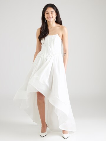 True Decadence Evening dress in White: front