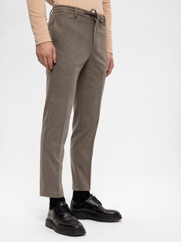 Regular Pantalon à plis Antioch en marron