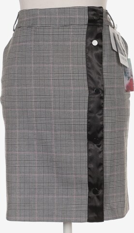 Mrs & Hugs Skirt in XL in Grey: front