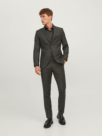 Coupe slim Pantalon à plis JACK & JONES en noir