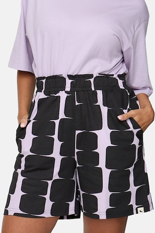 Turtledove London Regular Pants in Purple: front