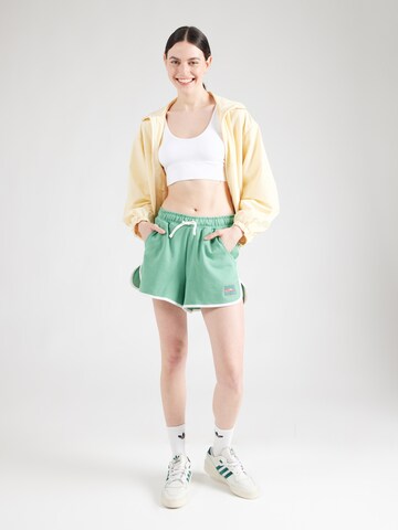 Loosefit Pantalon 'WVOLLEYSHORT' QUIKSILVER en vert