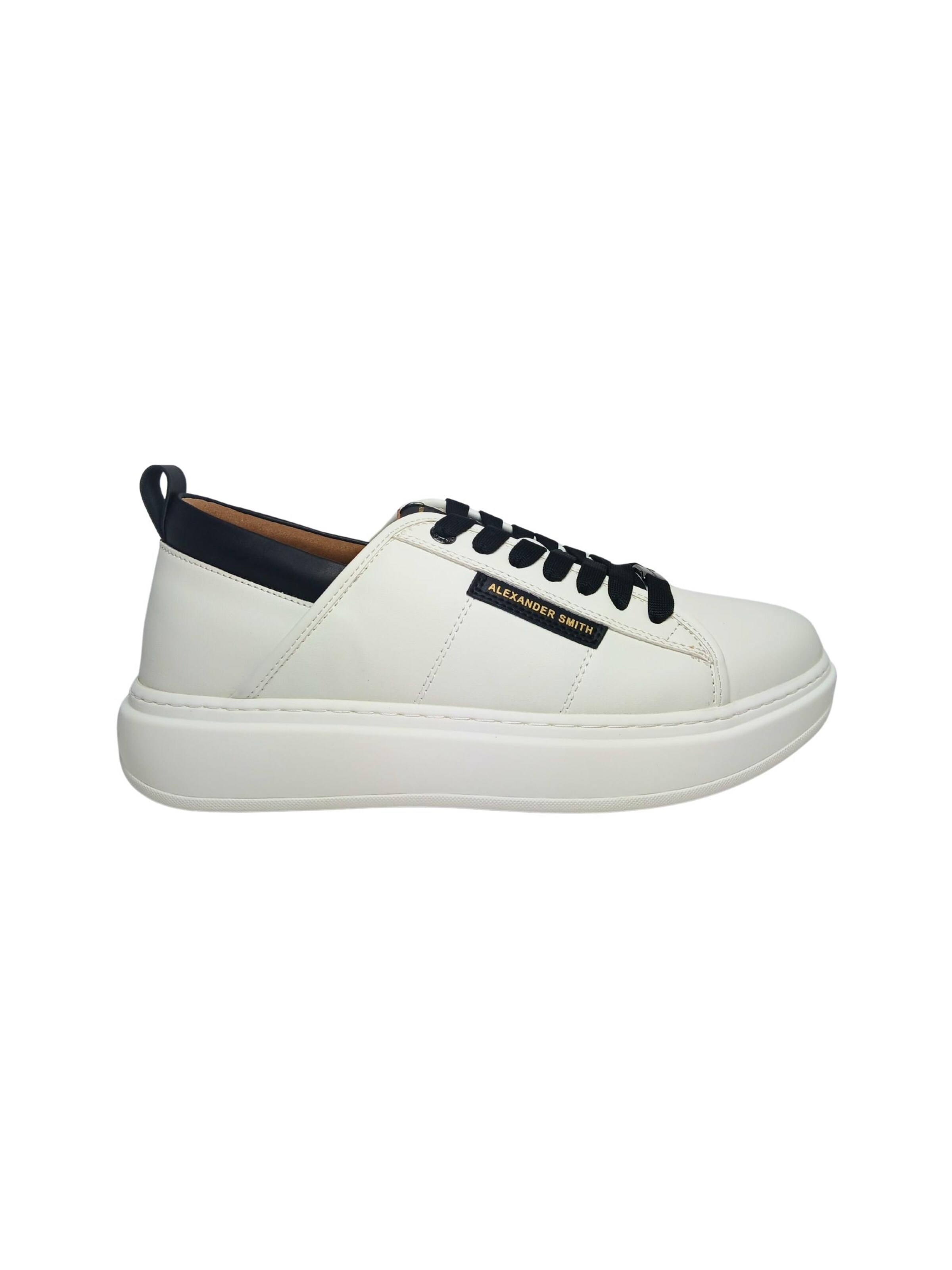 Baskets basses Alexander Smith en blanc : devant