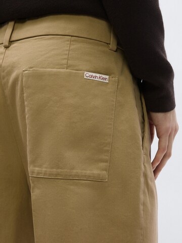 Loosefit Pantalon à pince '90S' Calvin Klein Jeans en marron