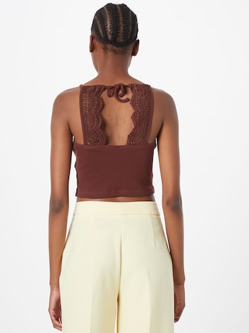 ABOUT YOU Knitted Top 'Betty' in Brown