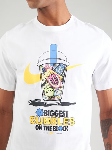 balta Nike Sportswear Marškinėliai 'SOLE FOOD'