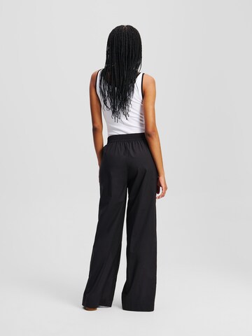 Largi Pantaloni de la KARL LAGERFELD JEANS pe negru
