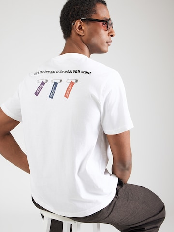 UNITED COLORS OF BENETTON Μπλουζάκι σε λευκό: μπροστά