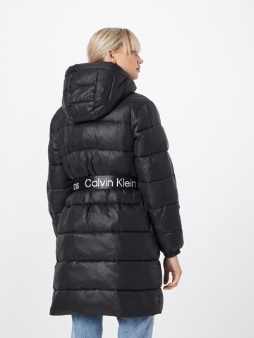 Manteau d’hiver Calvin Klein Jeans en noir