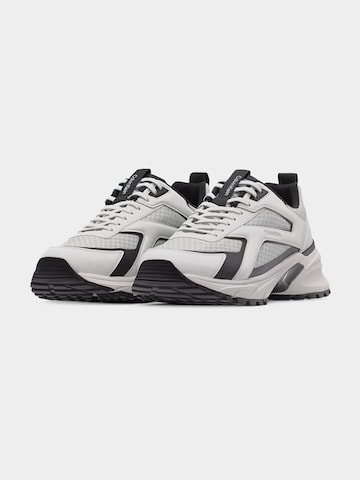 Baskets basses 'HIKE RUNNER' Calvin Klein en blanc